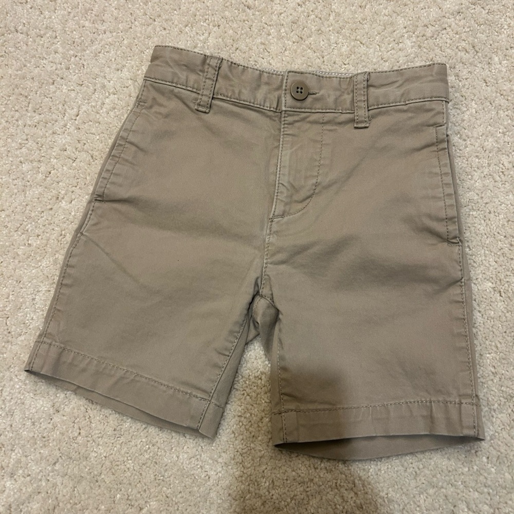 Bundle of GAP Boy’s Shorts in Sand, Khaki and Navy Blue in Size 5 - Picture 4 of 6